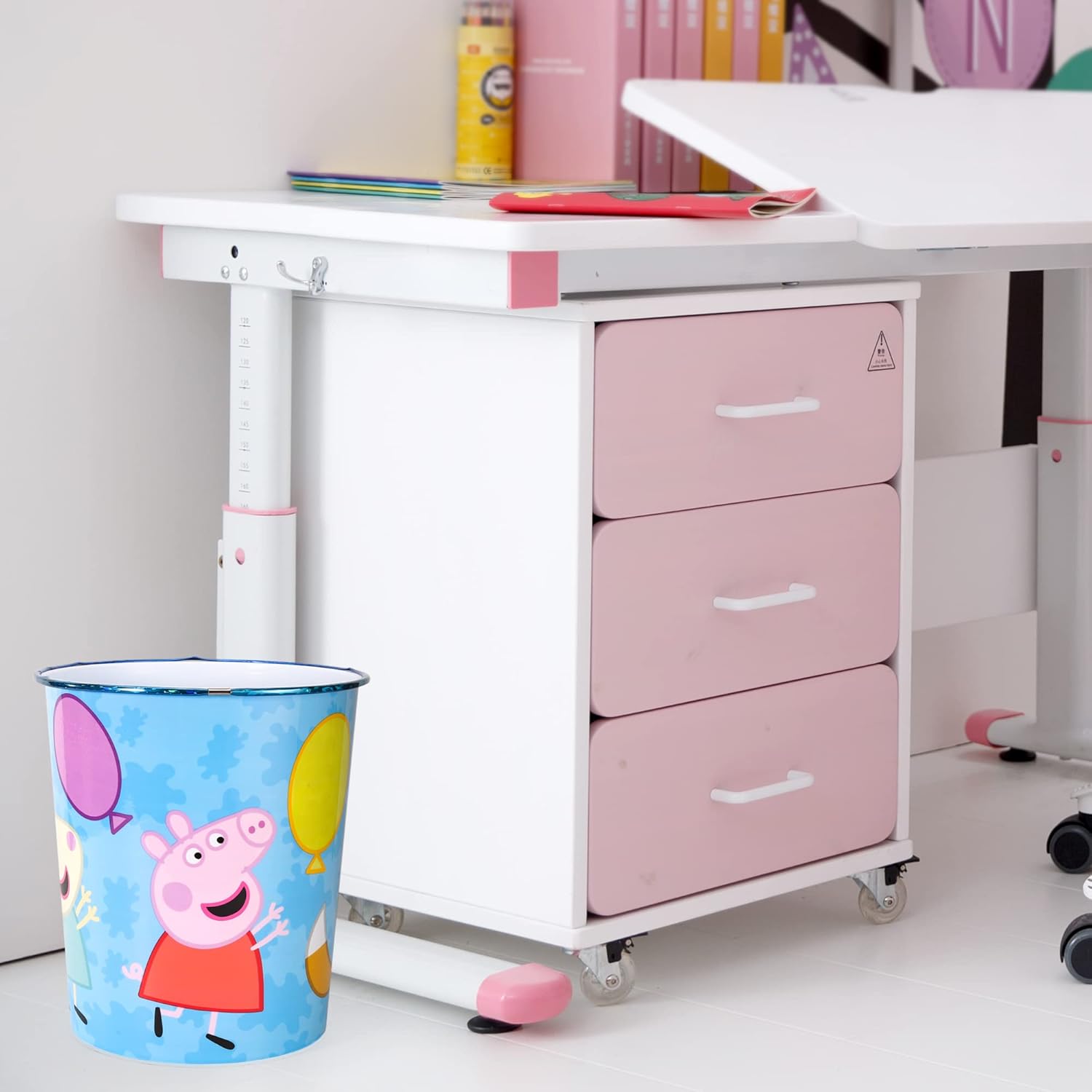 Kids Waste Paper Bin 7L – Peppa Pig Design Plastic Trash Can for Bedroom, Study Desk & Playroom, Lightweight Open Top Dustbin